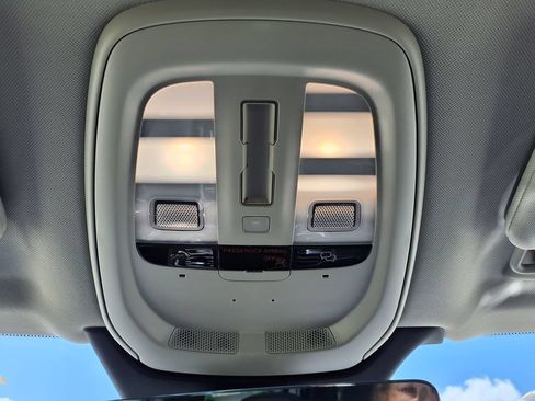 Certified 2025 Volvo XC90 B5 Core AWD/4WD image 28