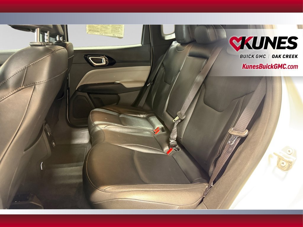 Used 2025 Jeep Compass Limited AWD/4WD image 33