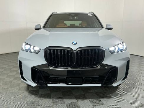 Used 2025 BMW X5 xDrive40i w/ M Sport Package AWD/4WD image 3