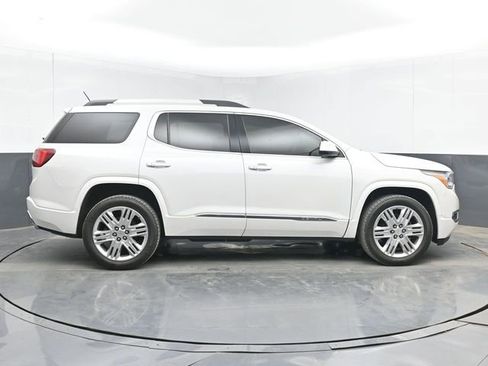 Used 2018 GMC Acadia Denali w/ Technology Package FWD image 11