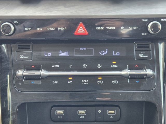 Certified 2024 Kia Carnival EX FWD image 19