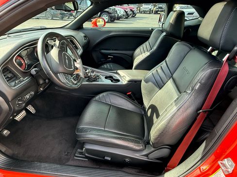 Used 2016 Dodge Challenger SRT Hellcat image 14