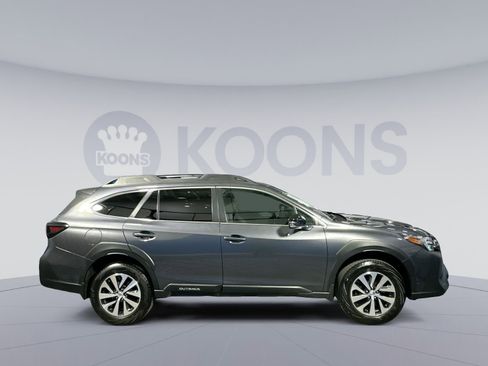 Used 2023 Subaru Outback Premium image 8