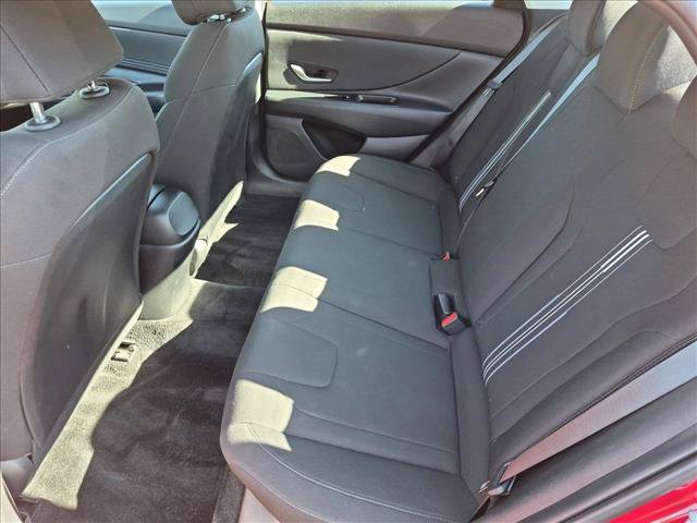 Used 2023 Hyundai Elantra SEL w/ Convenience Package FWD image 18
