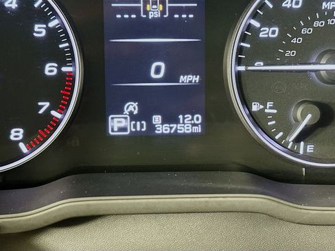 Used 2025 Subaru Crosstrek 2.0i Premium image 16