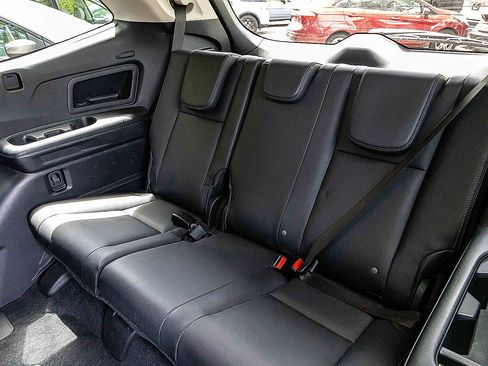 Used 2023 Subaru Ascent Limited image 22