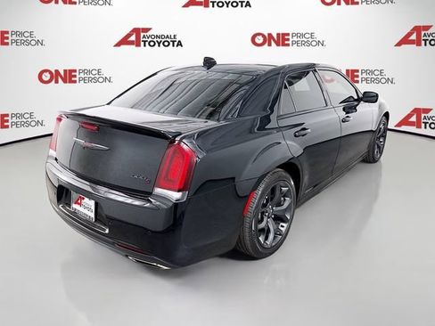 Used 2021 Chrysler 300 S w/ S Model Appearance Package RWD image 7