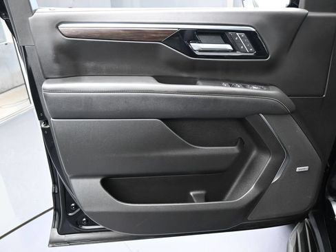 Used 2026 Chevrolet Suburban Premier AWD/4WD image 13