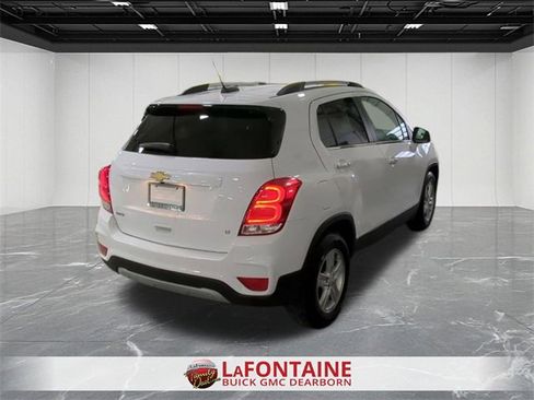 Certified 2020 Chevrolet Trax LT w/ Sun & Sound Package image 8