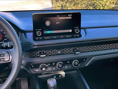 Used 2023 Honda Accord EX image 6