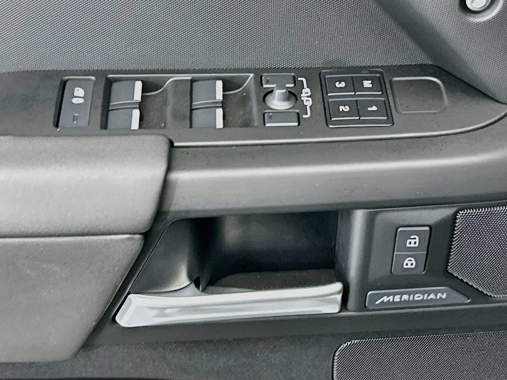 Certified 2026 Land Rover Defender 110 S AWD/4WD image 22