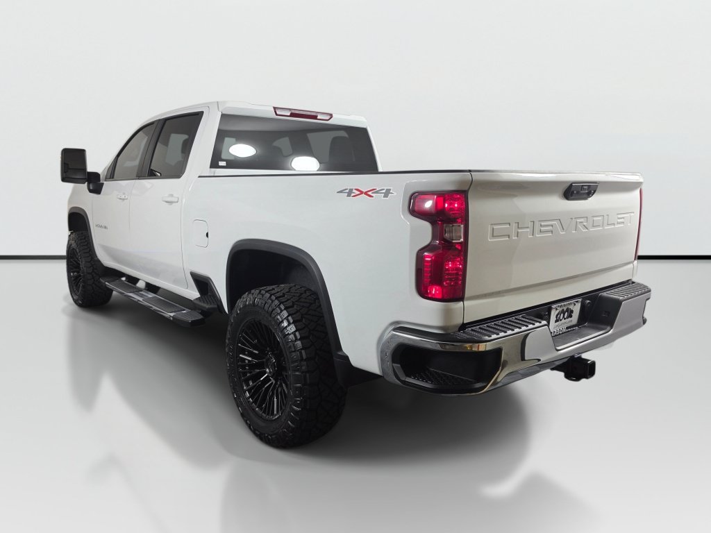 Used 2025 Chevrolet Silverado 2500 LT w/ Convenience Package AWD/4WD image 3