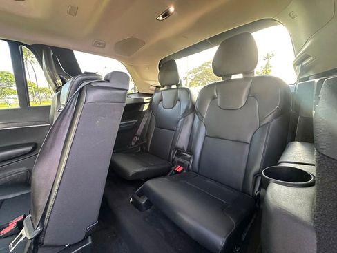Used 2020 Volvo XC90 T5 Momentum w/ Protection Package Premier image 13