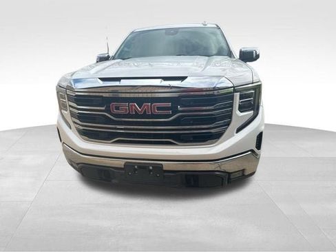 Used 2023 GMC Sierra 1500 SLT AWD/4WD image 2