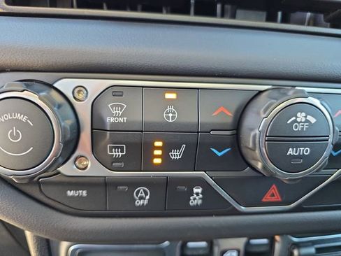 New 2026 Jeep Gladiator Mojave w/ Steel Bumper Group AWD/4WD image 19