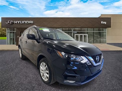 Used 2022 Nissan Rogue Sport SV w/ Technology Package image 3
