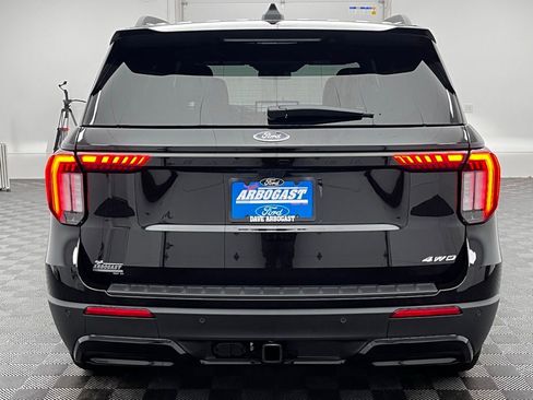 New 2026 Ford Explorer ST-Line w/ ST-Line Street Pack AWD/4WD image 11