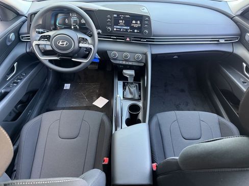 New 2026 Hyundai Elantra SE image 10