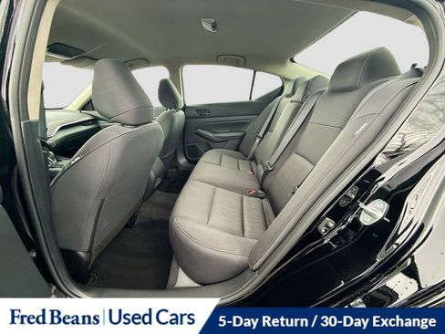 Used 2025 Nissan Altima 2.5 SV FWD image 24