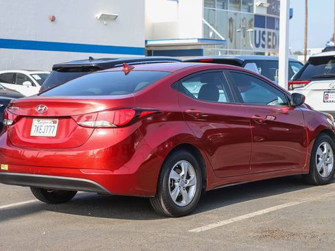 Used 2015 Hyundai Elantra SE image 3