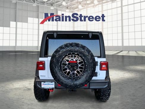Used 2024 Jeep Wrangler Unlimited Rubicon w/ Technology Group AWD/4WD image 4