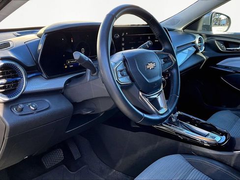 Certified 2024 Chevrolet Trax LT w/ LT Convenience Package image 18