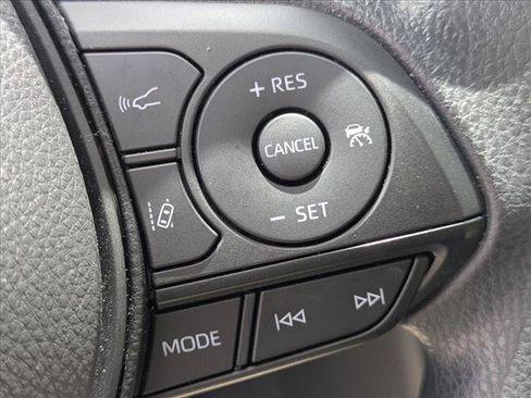Used 2025 Toyota RAV4 XLE AWD/4WD image 14