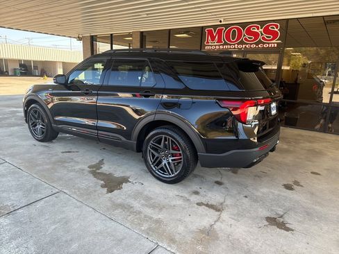 New 2026 Ford Explorer ST-Line w/ ST-Line Street Pack image 6