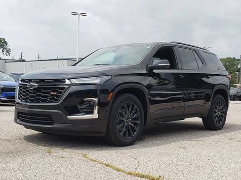 Used 2023 Chevrolet Traverse RS w/ LPO, Floor Liner Package AWD/4WD image 2
