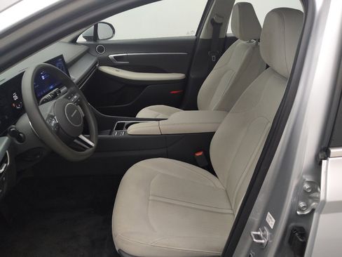 Used 2025 Hyundai Sonata SEL FWD image 17