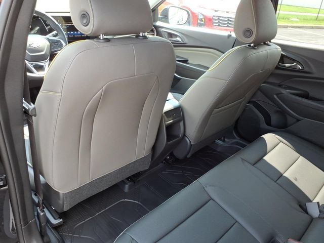 New 2026 Chevrolet Trax ACTIV w/ Sunroof Package FWD image 9