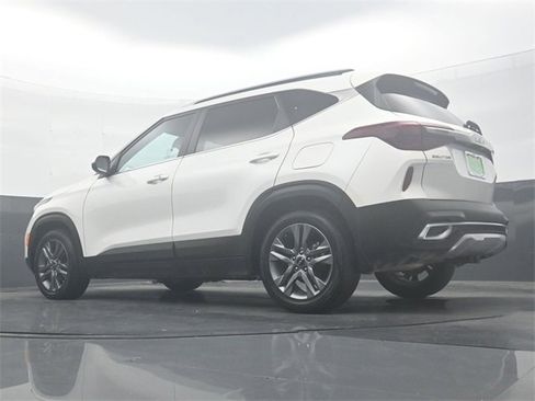 Used 2023 Kia Seltos S w/ Navigation Package image 31