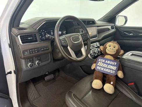 Used 2023 GMC Yukon Denali AWD/4WD image 9