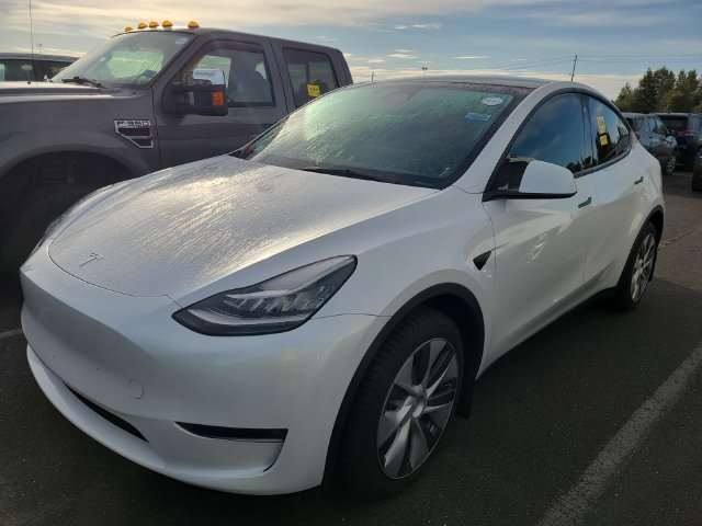 Used 2023 Tesla Model Y Long Range AWD/4WD image 1