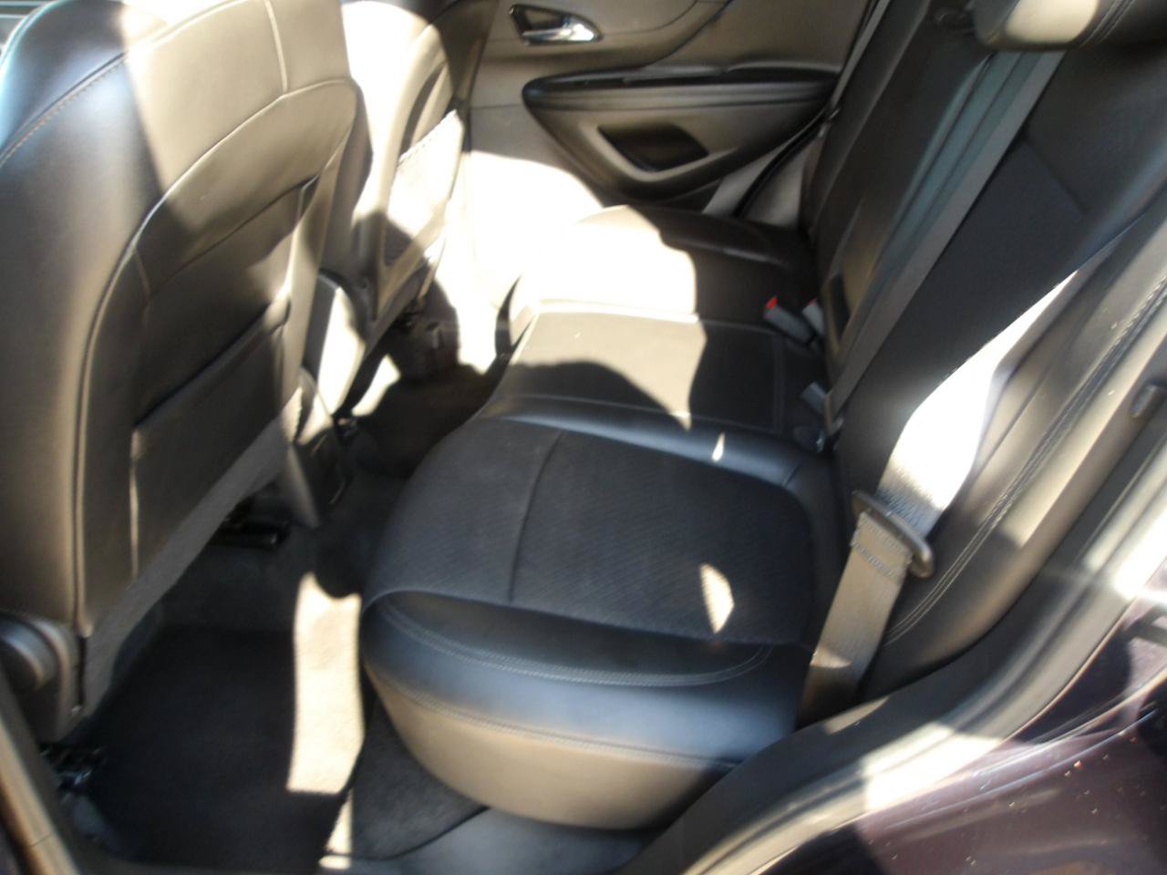 Used 2021 Buick Encore Preferred AWD/4WD image 17