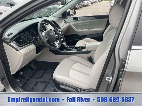 Used 2018 Hyundai Sonata SE FWD image 17