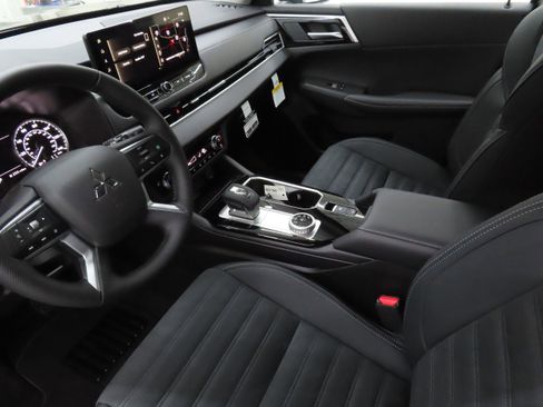 New 2026 Mitsubishi Outlander SE FWD image 21