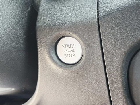 Used 2022 Nissan Frontier SV AWD/4WD image 19