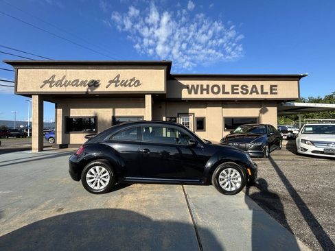 Used 2019 Volkswagen Beetle 2.0T S FWD image 1
