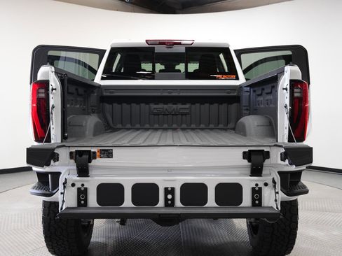 New 2025 GMC Sierra 2500 Denali w/ Denali Reserve Package image 15