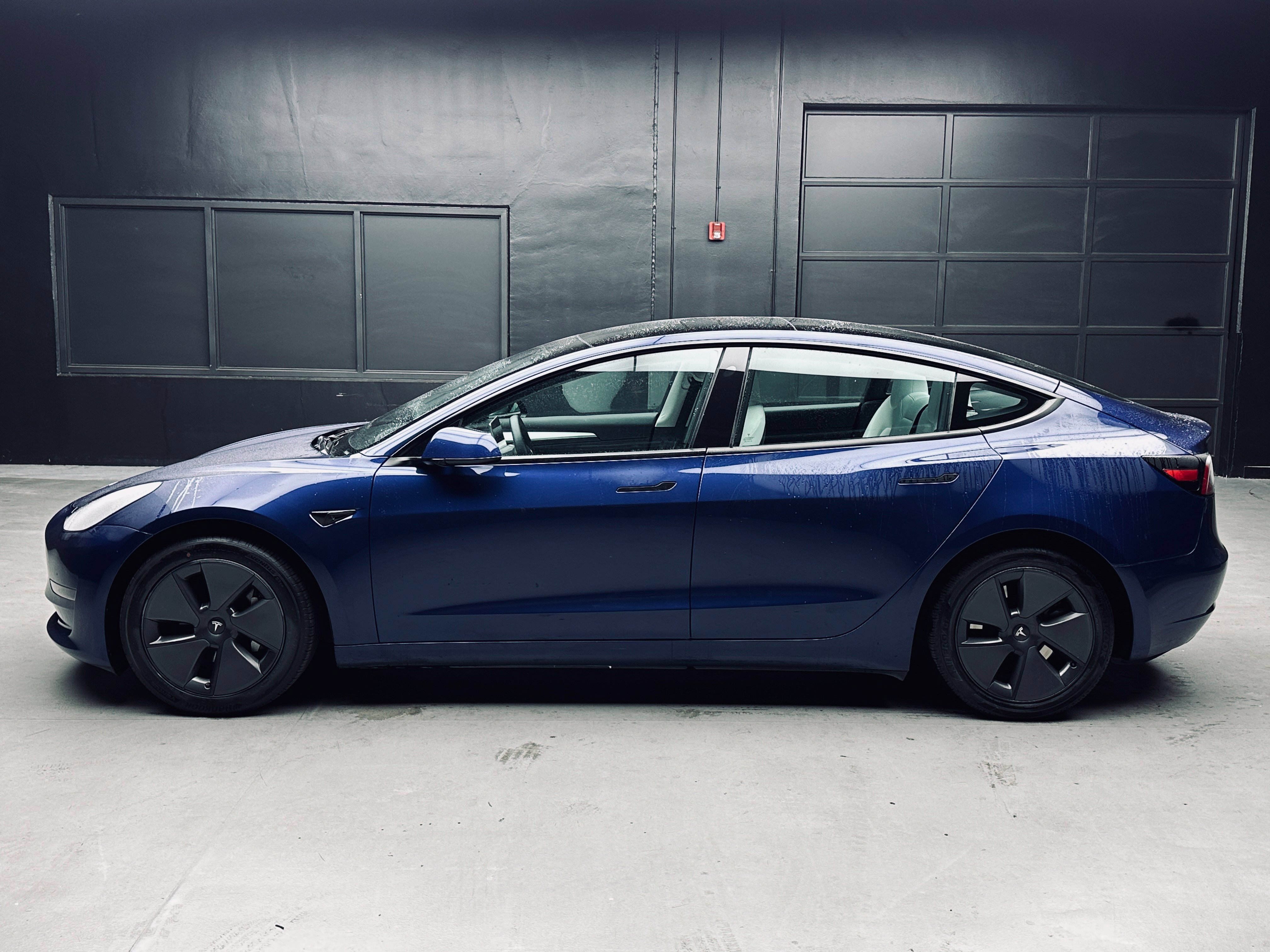 Used 2023 Tesla Model 3 Standard Range RWD image 4