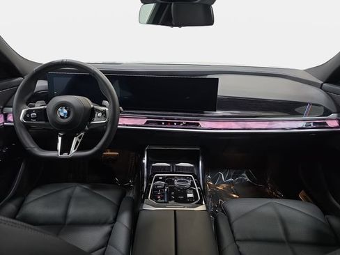 Certified 2025 BMW 740i xDrive AWD/4WD image 9