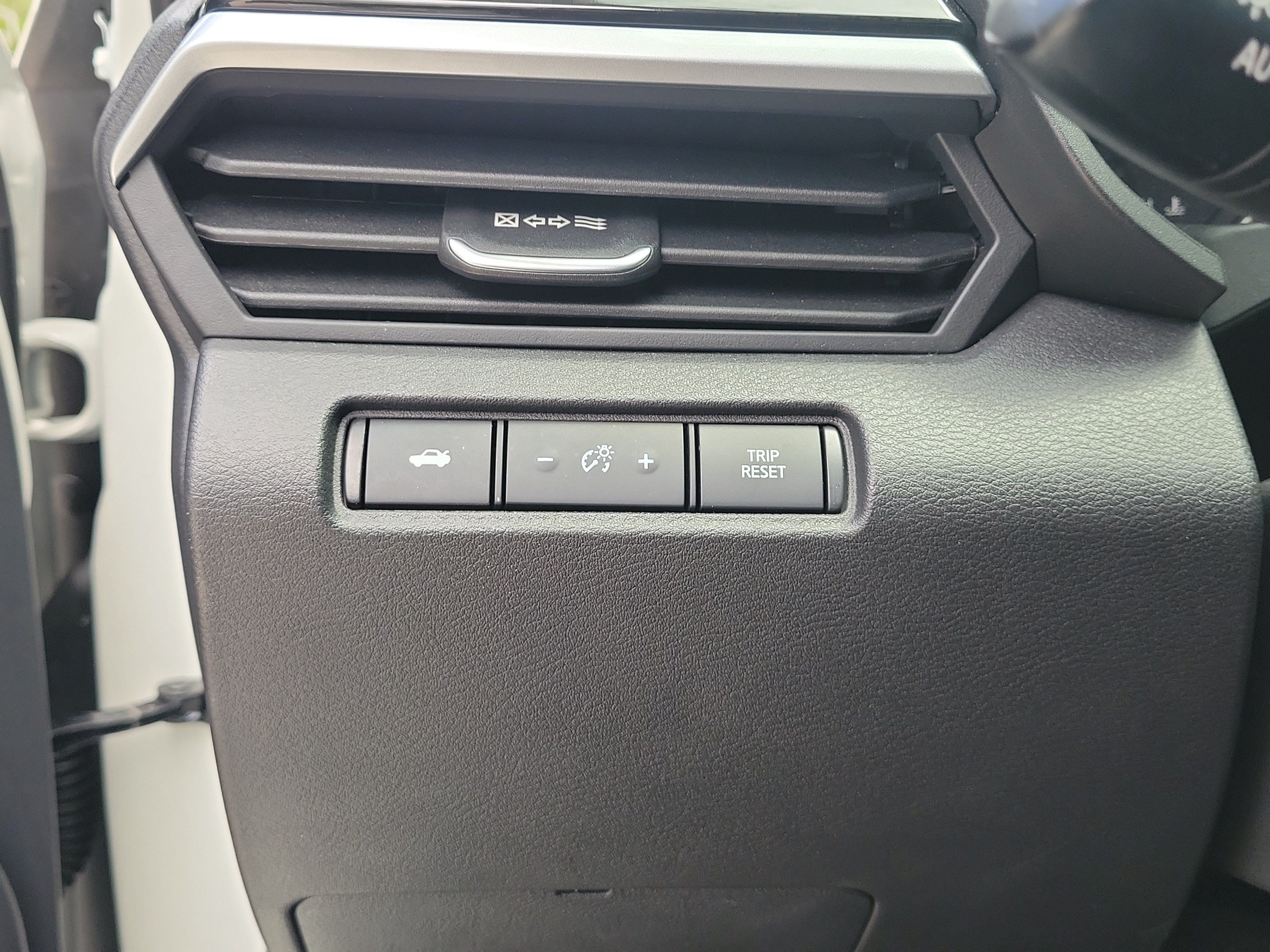 Certified 2025 Nissan Altima 2.5 SR w/ SR Premium Package FWD image 31