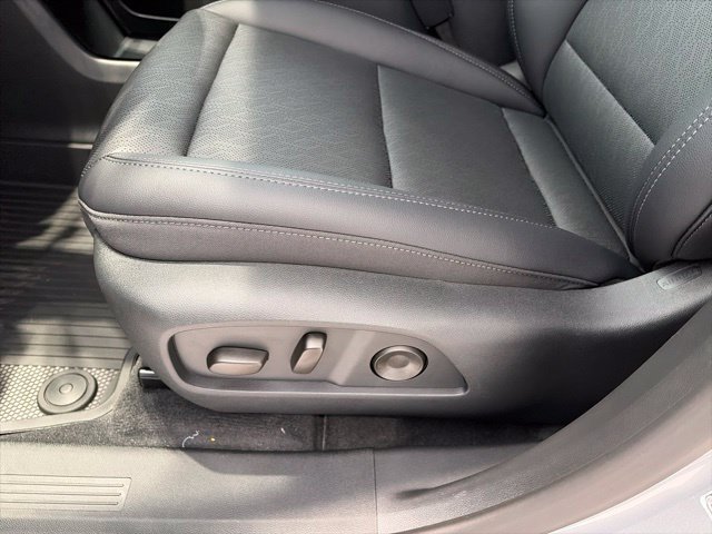 New 2027 Chevrolet Equinox LT w/ Convenience Package II FWD image 11