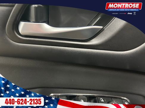 Used 2022 Nissan Pathfinder S image 11