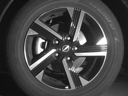 Used 2025 Nissan Sentra SV FWD image 12