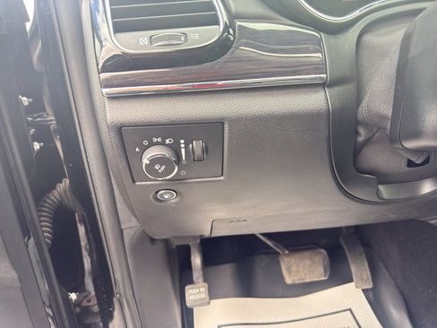 Certified 2020 Jeep Grand Cherokee Overland AWD/4WD image 10