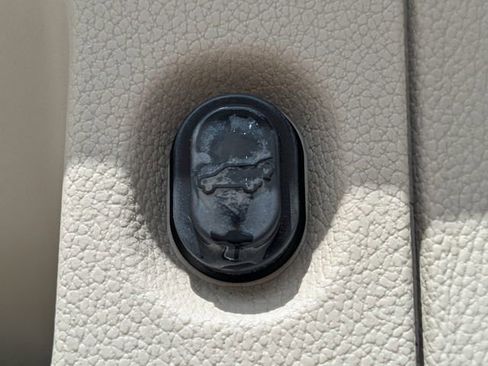 Used 2020 GMC Yukon Denali w/ Enhanced Security Package image 14