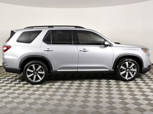 Certified 2025 Honda Pilot Elite image 5