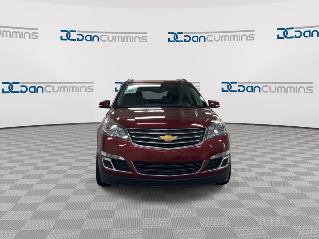 Used 2017 Chevrolet Traverse LT w/ Style and Technology Package FWD image 3